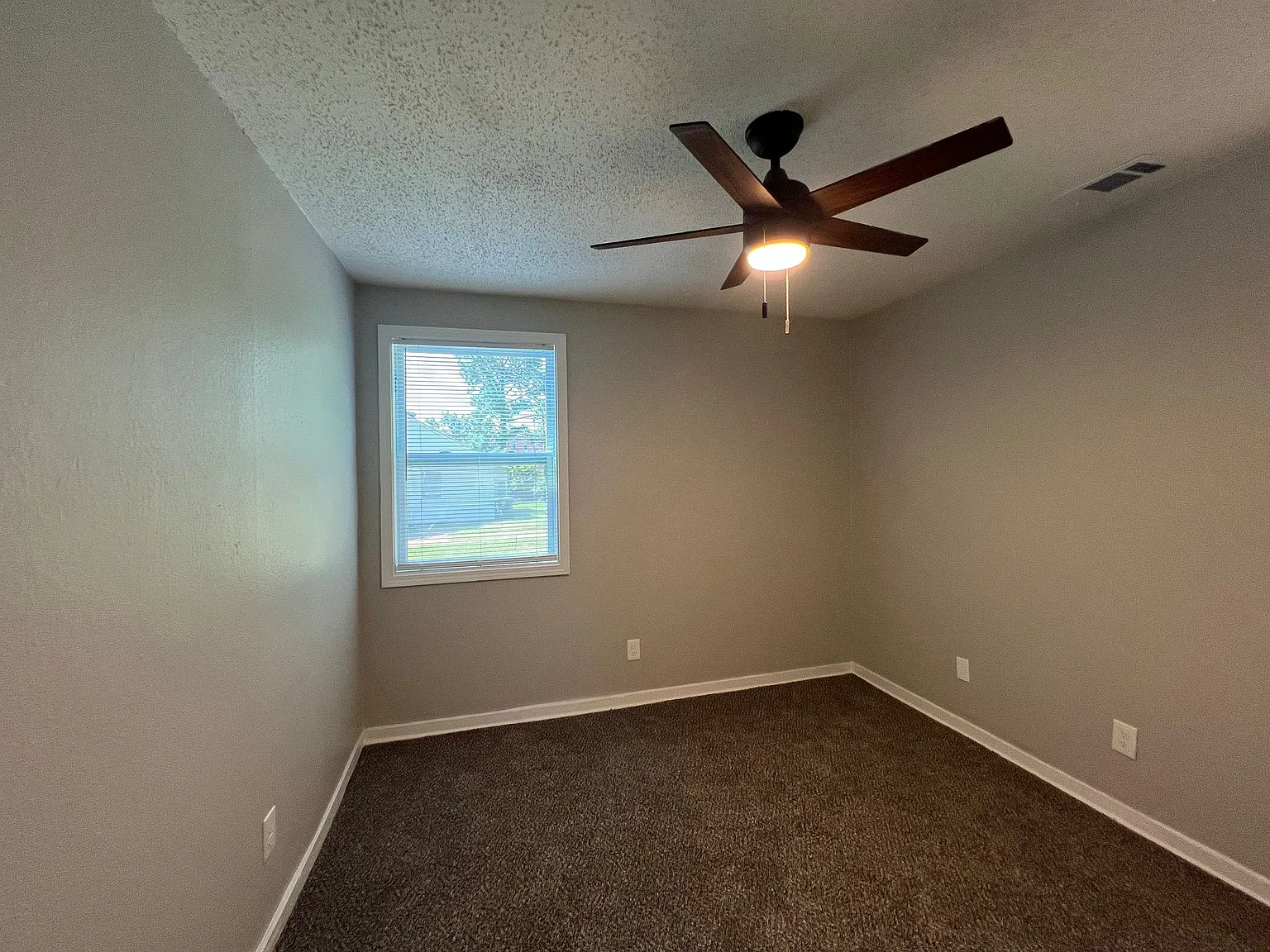 2983 Waynoka Ave — Photo 2