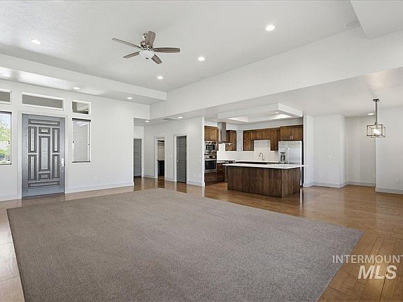 4th image of 3367 S Lyford Ave