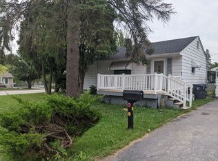 2601 Menominee Rd, Waukegan, IL 60087