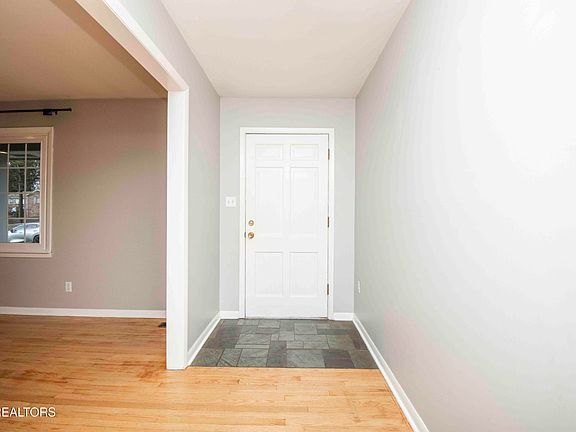 5th image of 9104 Carlton Cir #2