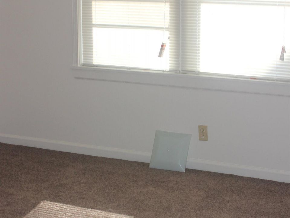 2nd image of 325 Ross St