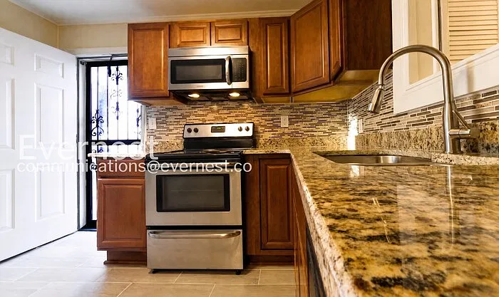 4 bed, 2.0 bath, 1800 sqft, $2,450 — Photo 3