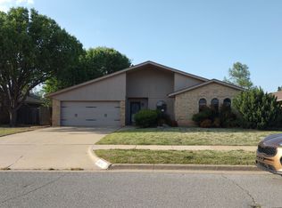 6815 NW Ferris Pl, Lawton, OK 73505