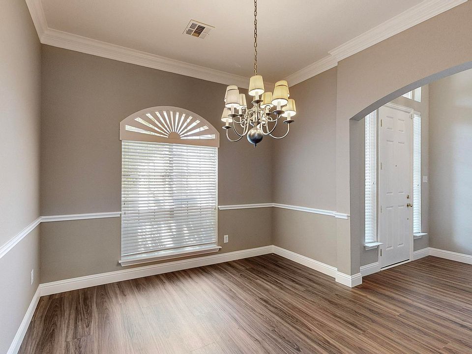 1st image of 644 Stafford Cir