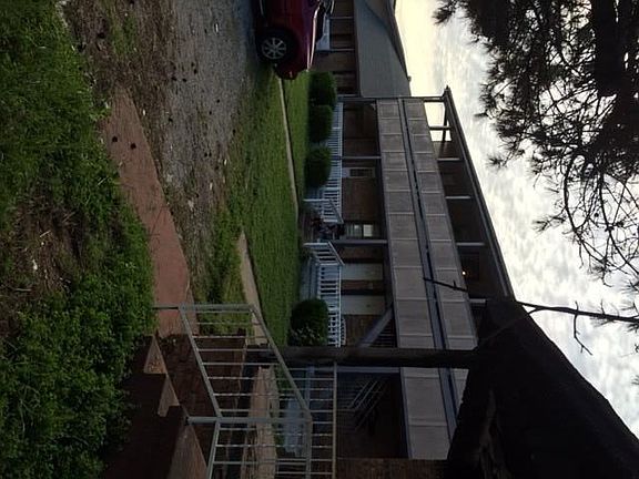 3rd image of 500 E Broadway