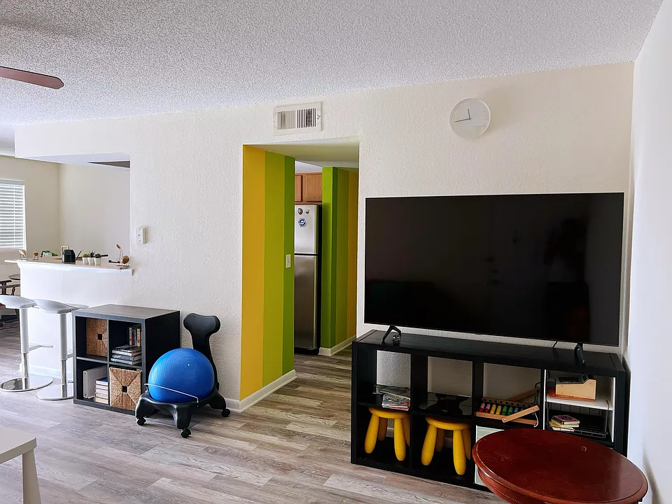 11574 Westwood Blvd #1124