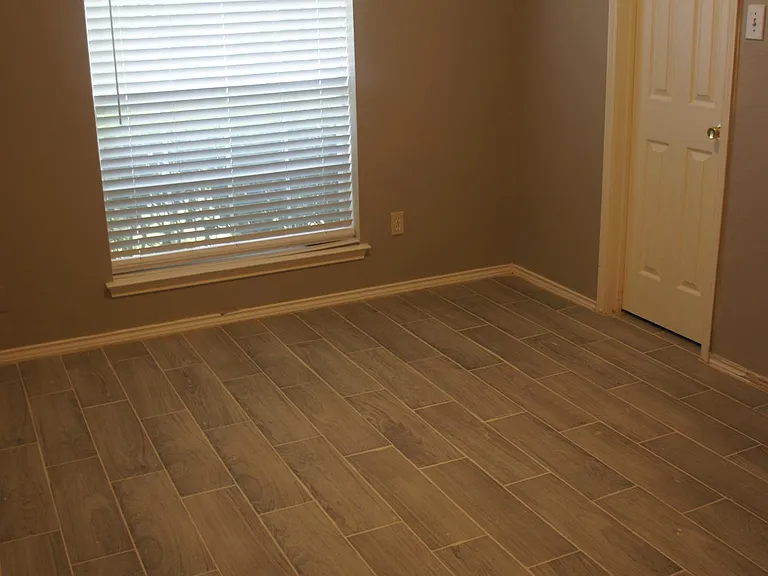 1839 Hillwood Dr — Photo 22