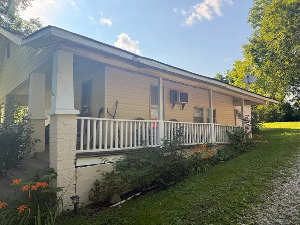 92 Hargrave Rd, Rossville, GA 30741