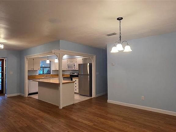2nd image of 17451 Southside Ct