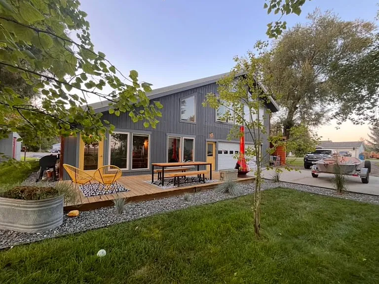 112 Hemlock St — Photo 2