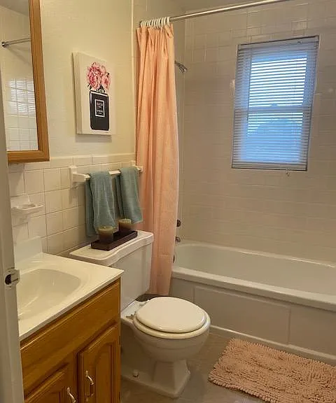 Ivy Manor — Photo 6