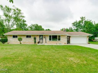 305 Melody Ln, Defiance, OH 43512