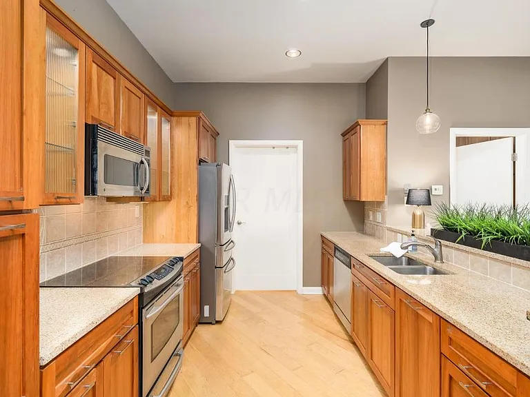 34 W Poplar Ave #402 — Photo 19