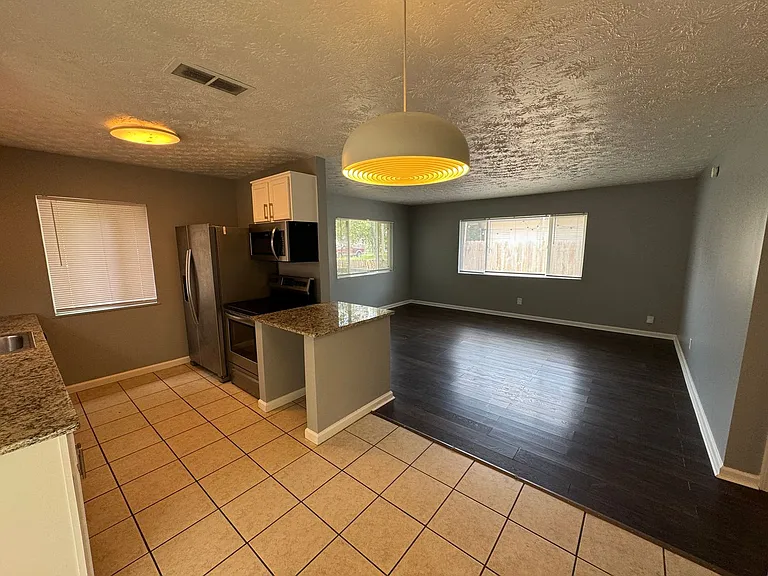 1019 S Randolph St — Photo 10