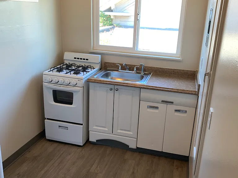 470 S 2nd St #12 — Photo 7