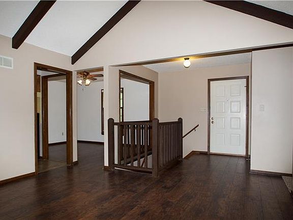 5th image of 2420 Viking Dr