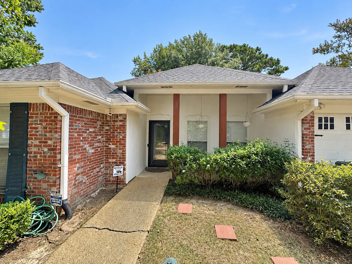 3 bed, 1728 sqft, $2,350 — Photo 2