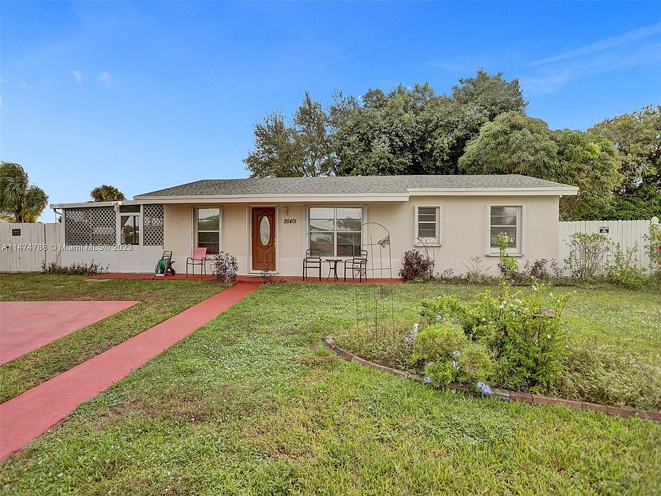 1st image of 20401 NW 40th Ct