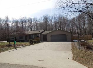 4194 S Oak Dr, Beaverton, MI 48612