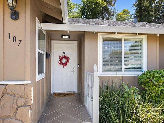 5th image of 107 Foothill Drive