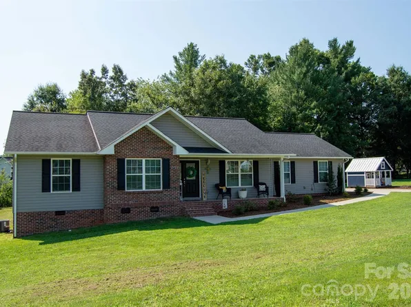 2422 23rd Street Dr NE, Hickory, NC 28601
