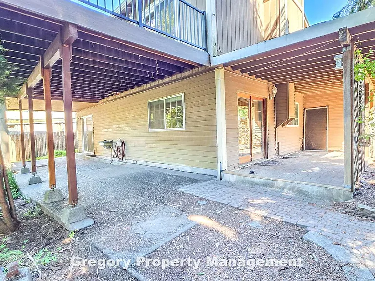 622 204th St SE — Photo 38
