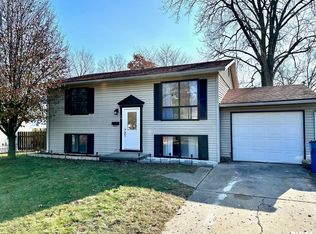 14 Groton Dr, Springfield, IL 62702