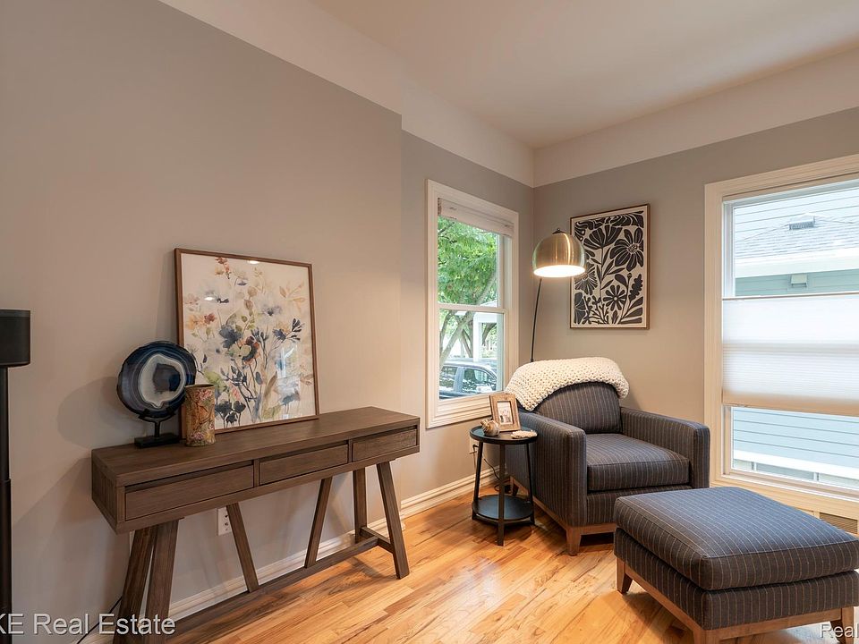 499 N Evergreen St, photo 25