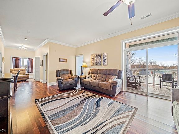 3rd image of 4699 Lake Rd E Unit 401