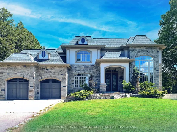 369 Lees Ln, Oakville, ON L6L 4S4