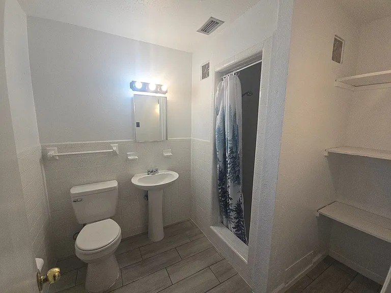 1707 Staunton Ave — Photo 10