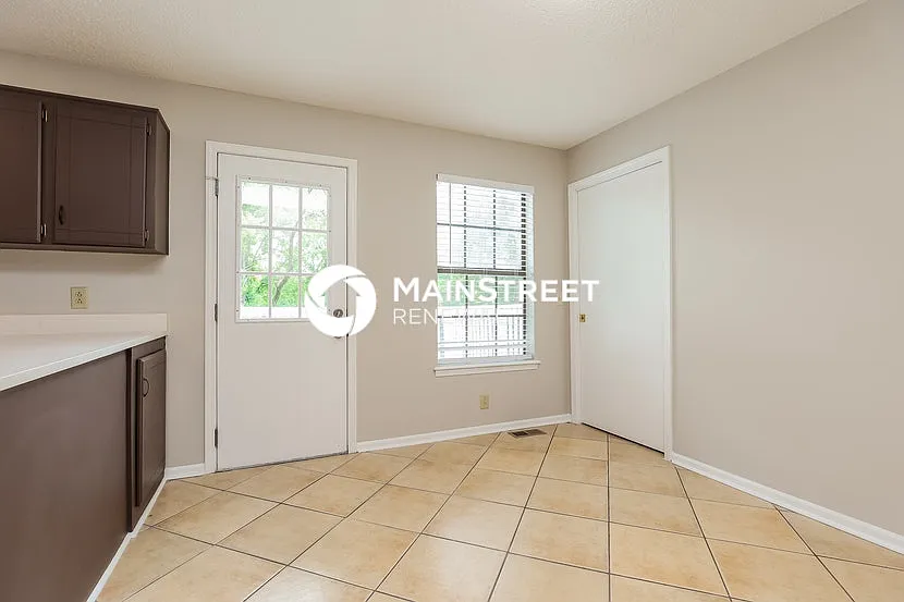 105 Mystic Hill Ct — Photo 3
