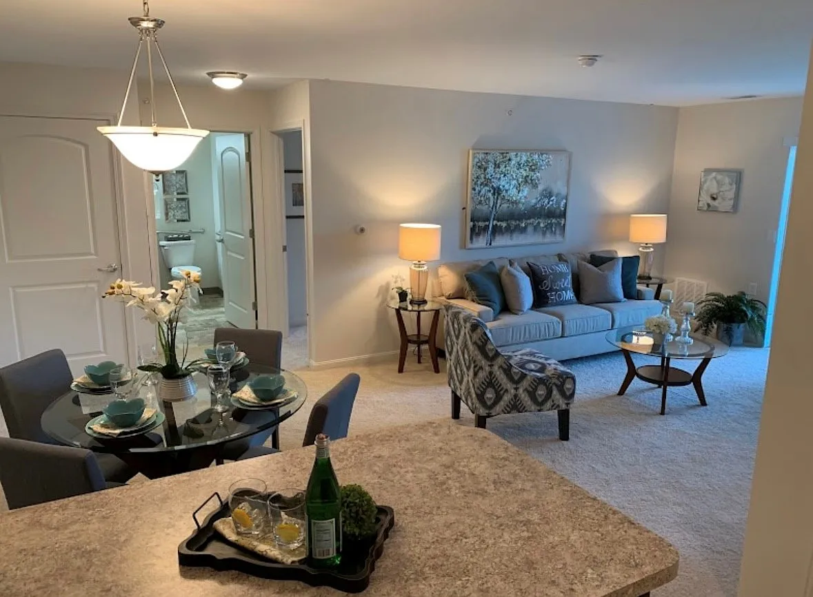 Kings Pointe — Photo 1