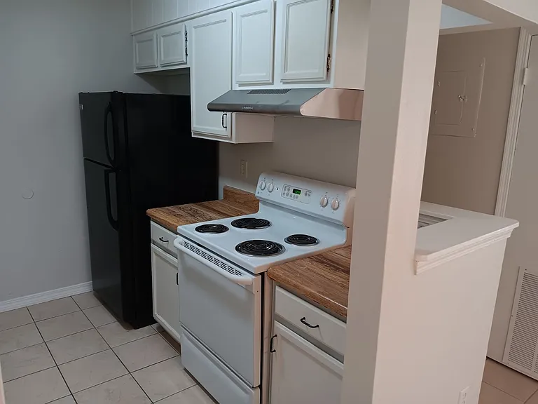 1612 Green Briar Pkwy #1 — Photo 13