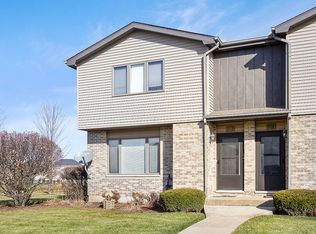 716 Sojourn Rd #716, New Lenox, IL 60451