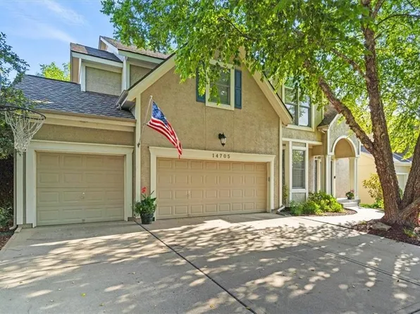 14705 Robinson St, Overland Park, KS 66223