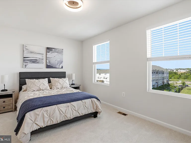 163 Anthem St — Photo 19