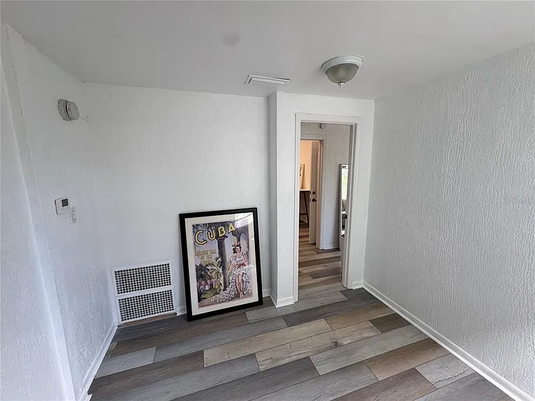 142 6th Ave N #1 — Photo 7