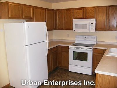 3rd image of 1551 Willis Ave APT 1A