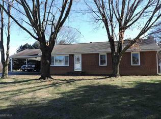 138 Tinkling Spring Rd, Fishersville, VA 22939