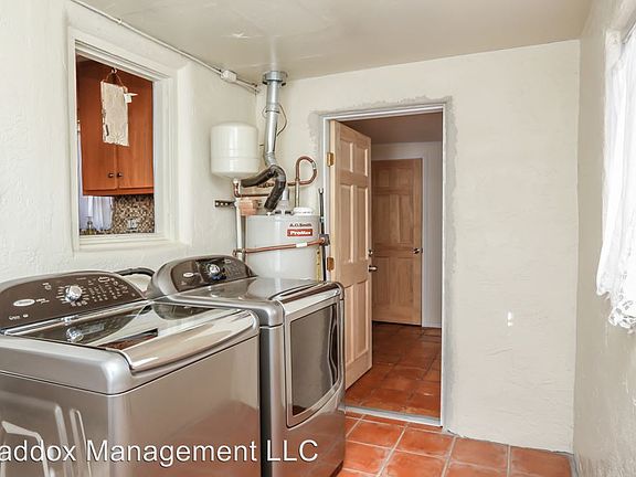 4th image of 418 Princeton Dr SE