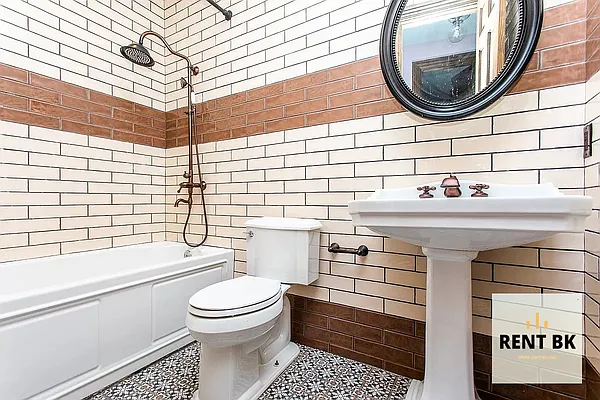 Rented by RENTBK LLC | media 7