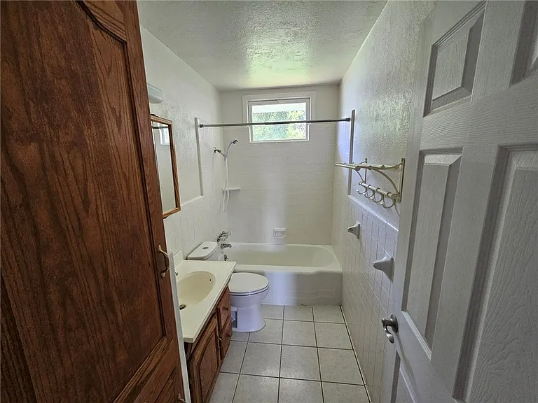 115 Holly Dr — Photo 7
