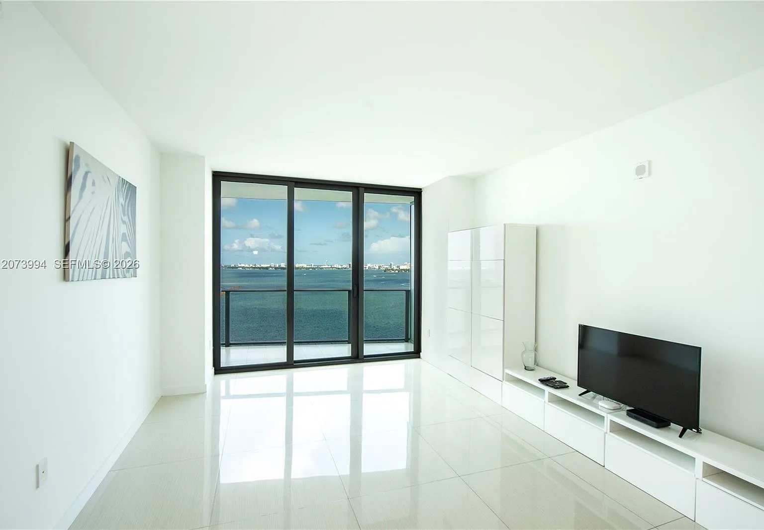 Icon Bay Condo — Photo 1