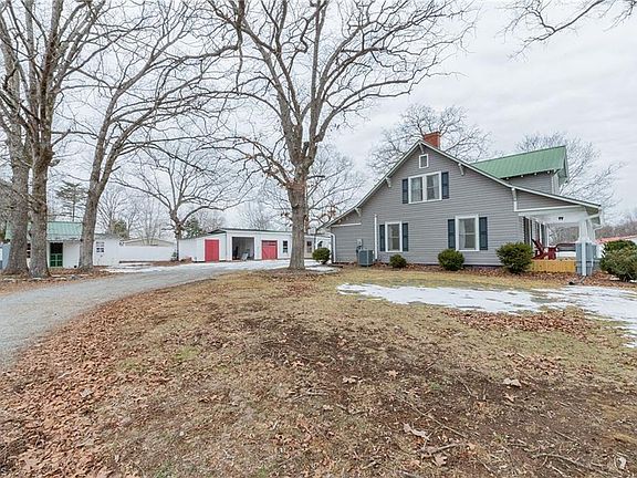 5th image of 303 Bill Lohr Rd