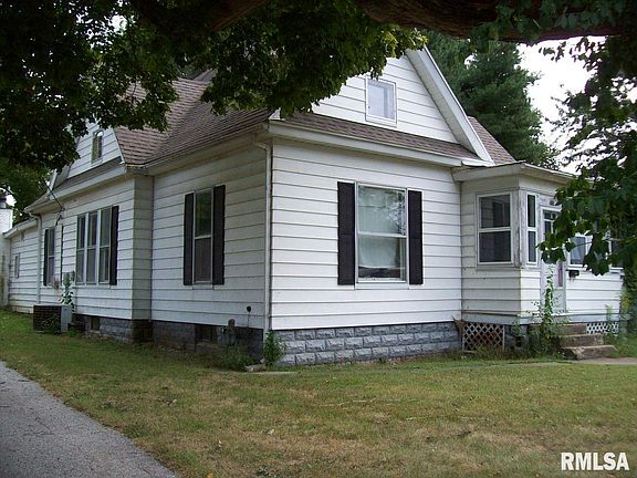 2nd image of 216 S Main St