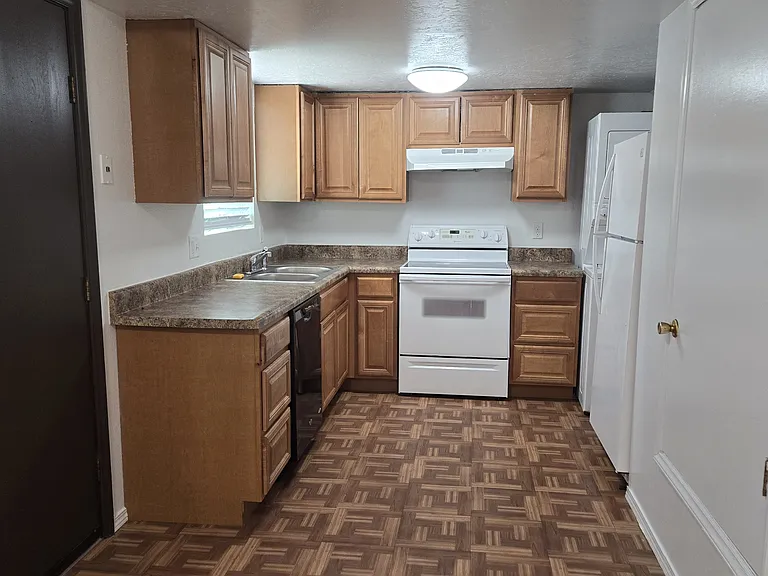 2707 N Ellen St — Photo 3