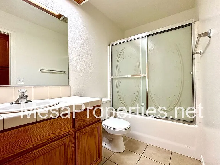 16653 Sholic St — Photo 11