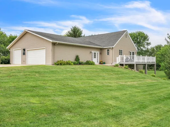 205 W 4th St, Lake Park, IA 51347