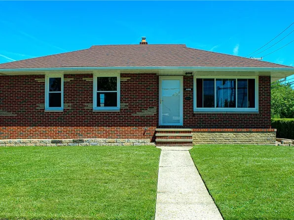4495 Fulton Rd, Cleveland, OH 44144